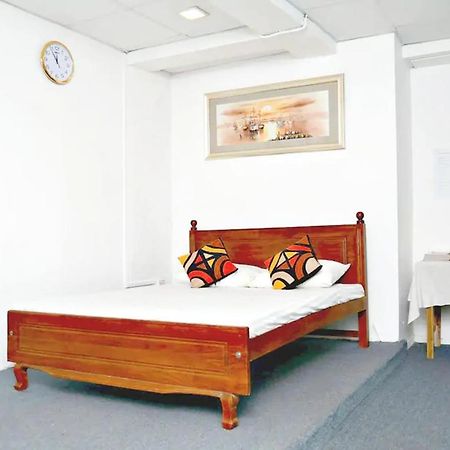 The Beehive Colombo Otel Dış mekan fotoğraf
