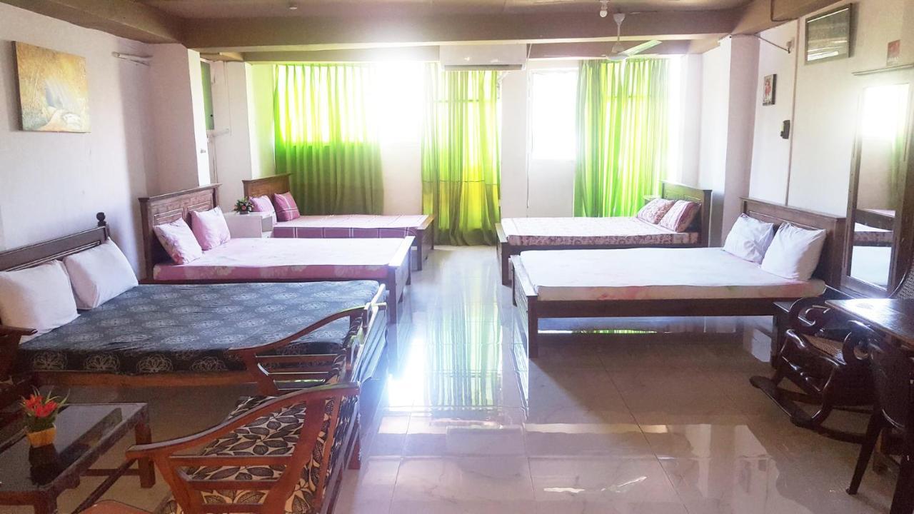 The Beehive Colombo Otel Dış mekan fotoğraf